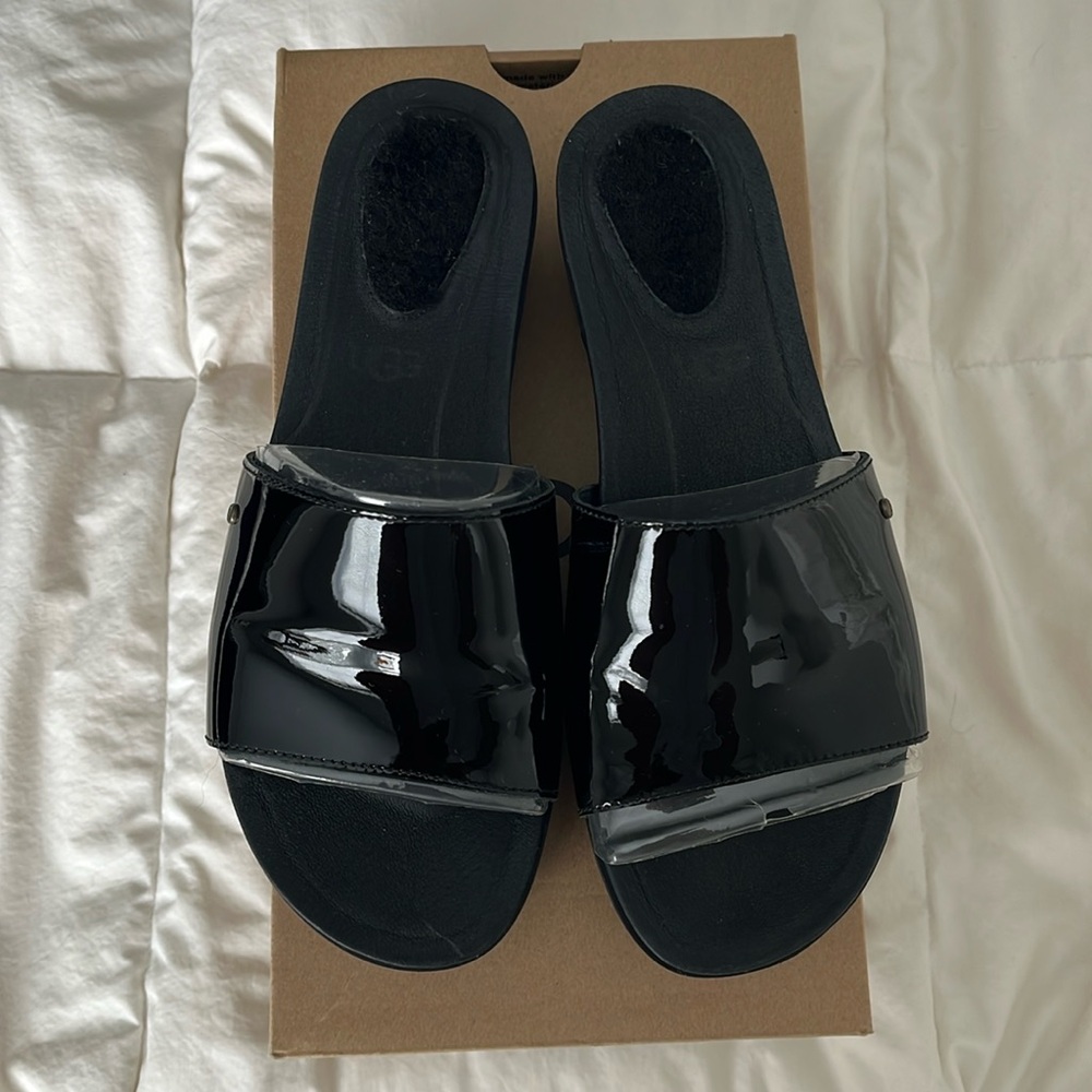 Women’s UGG W Leanna Platform Slide Sandal, size 7, Black Patent